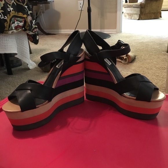 Steve Madden striped wedges - Picture 2 of 3